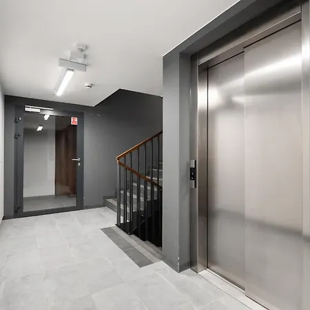 Ursus Chic By Bookinghost Varšava